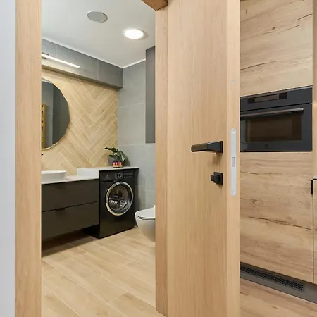 Lägenhet Lux Plac Wolnosci 6 In Old Town By Renters Prestige